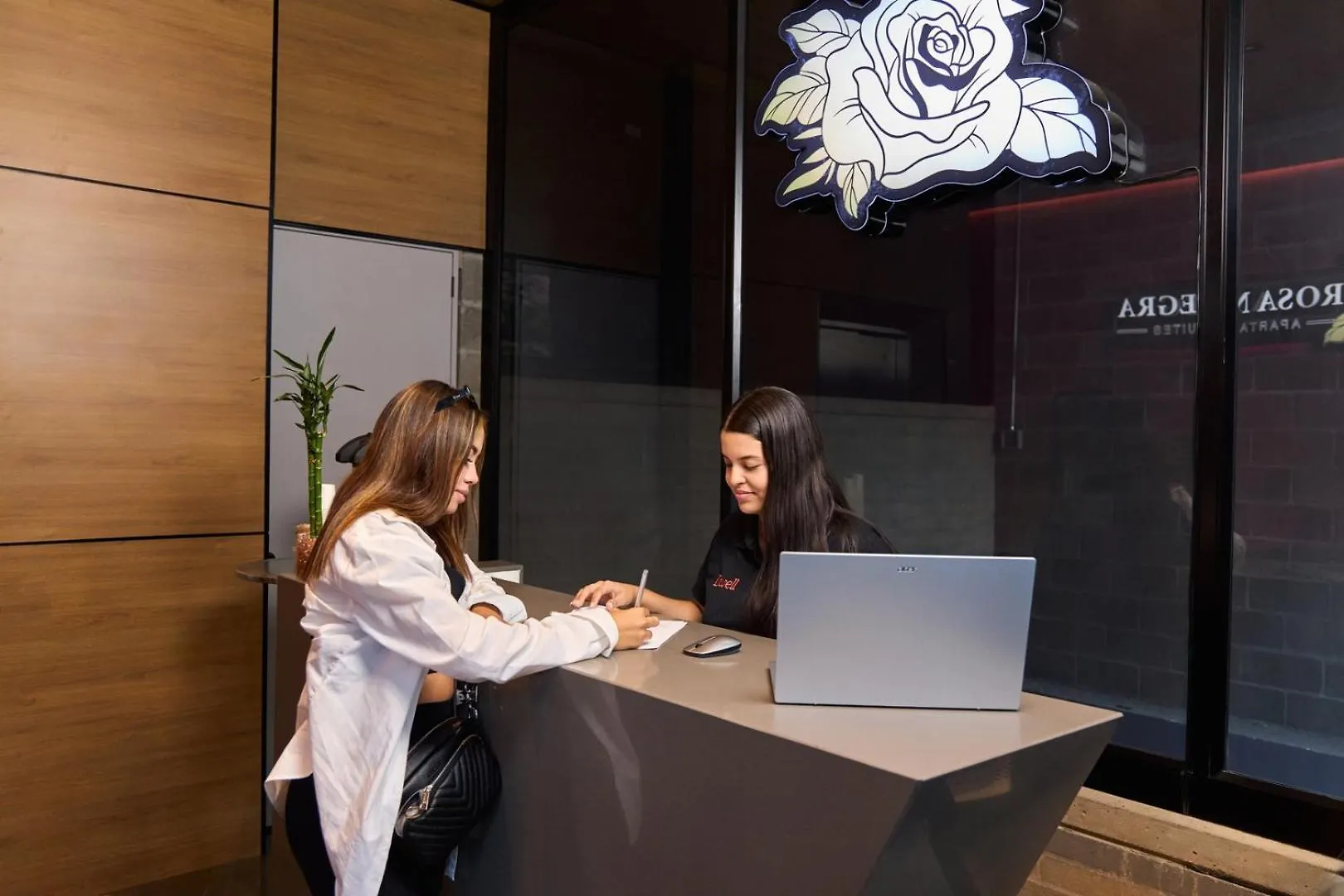 Cozy Comforts At Rosa Negra Stadio Medellin Apartment
