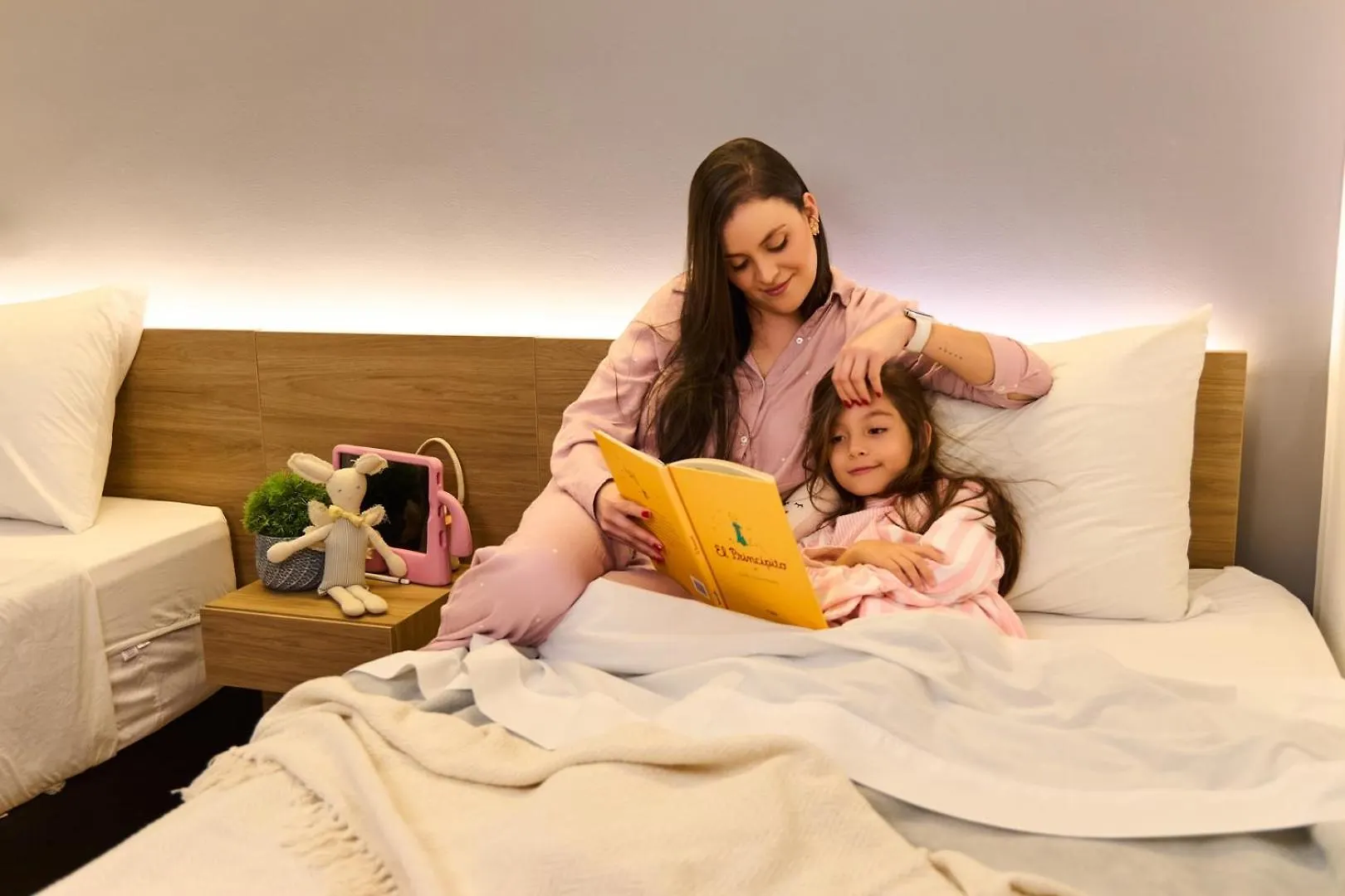Apartment Cozy Comforts At Rosa Negra Stadio Medellin Colombia